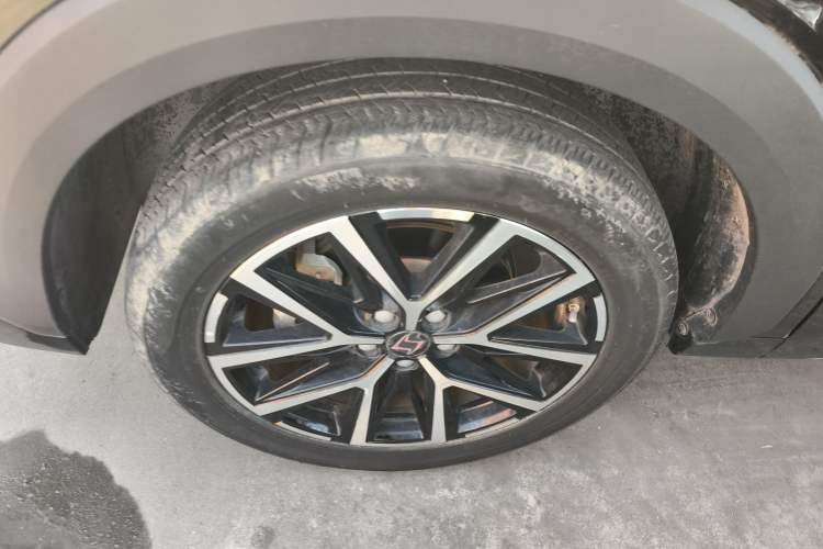 Used SOL X8 PLUS 2023 1.5 TGDI DCT Smart Edition 7-Seater Left Front Wheel Hub