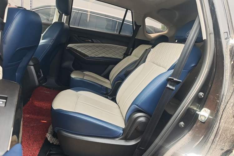 Used SOL X8 PLUS 2023 1.5 TGDI DCT Smart Home Edition 6-Seater Left Rear Seat