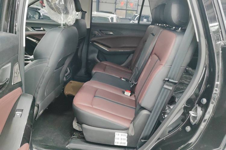 Used SOL X8 PLUS 2023 1.5 TGDI DCT Smart Edition 7-Seater Left Rear Seat