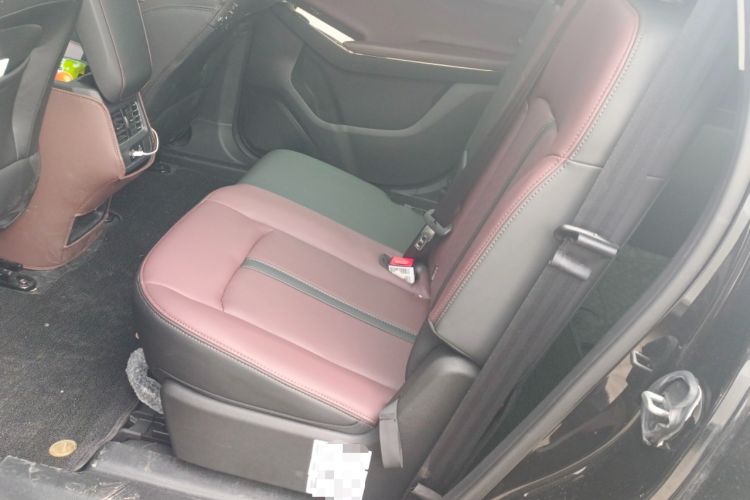 Used SOL X8 PLUS 2023 1.5 TGDI DCT Smart Edition 7-Seater Left Rear Seat