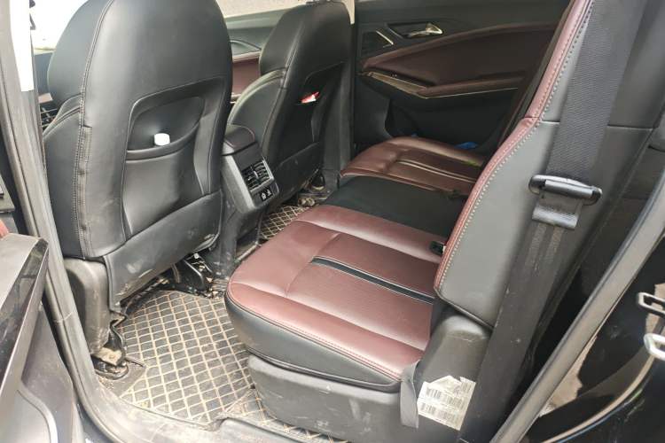 Used SOL X8 PLUS 2023 1.5 TGDI DCT Smart Edition 7-Seater Left Rear Seat