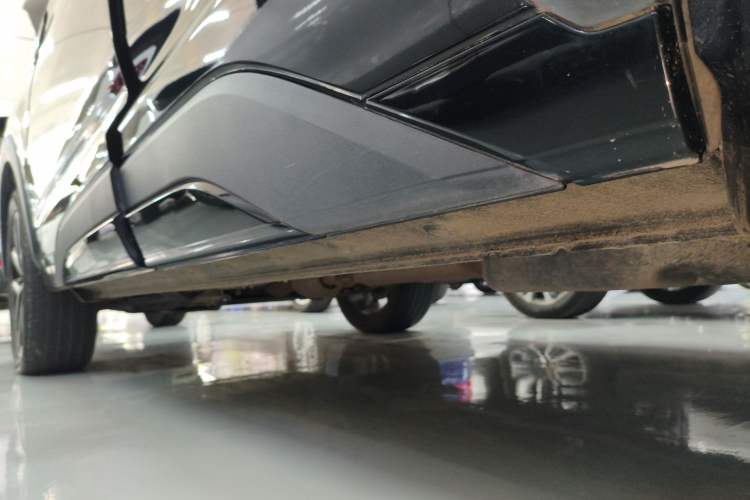 Used SOL X8 PLUS 2023 1.5 TGDI DCT Smart Edition 7-Seater Left Side Sill
