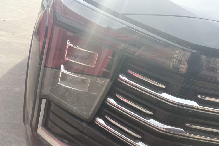 Used SOL X8 PLUS 2023 1.5 TGDI DCT Smart Edition 7-Seater Right Front Headlight