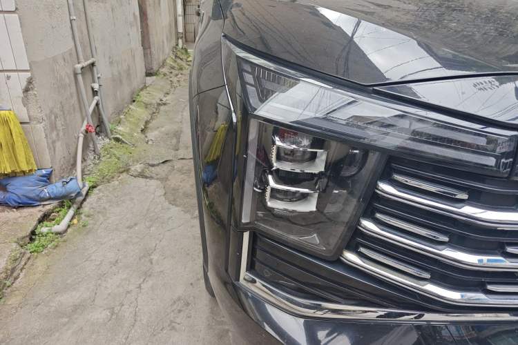 Used SOL X8 PLUS 2023 1.5 TGDI DCT Smart Edition 7-Seater Right Front Headlight