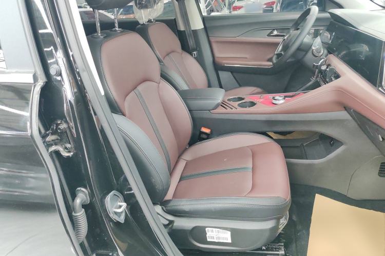 Used SOL X8 PLUS 2023 1.5 TGDI DCT Smart Edition 7-Seater Right Front Seat