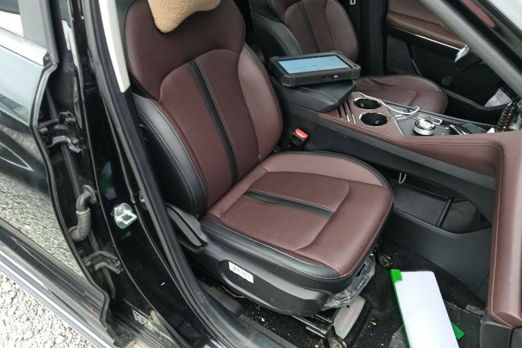 Used SOL X8 PLUS 2023 1.5 TGDI DCT Smart Edition 7-Seater Right Front Seat