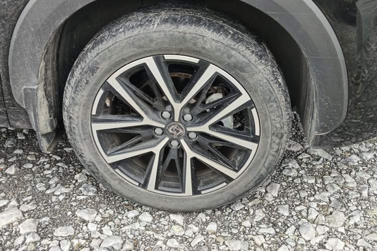 Used SOL X8 PLUS 2023 1.5 TGDI DCT Smart Edition 7-Seater Right Front Wheel Hub