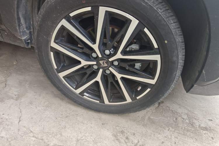 Used SOL X8 PLUS 2023 1.5 TGDI DCT Smart Edition 7-Seater Right Front Wheel Hub
