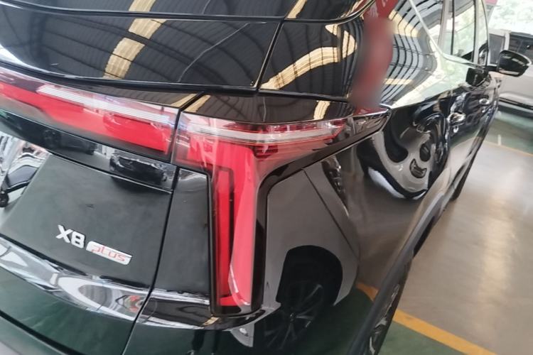 Used SOL X8 PLUS 2023 1.5 TGDI DCT Smart Edition 7-Seater Right Rear Taillight