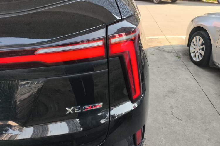 Used SOL X8 PLUS 2023 1.5 TGDI DCT Smart Edition 7-Seater Right Rear Taillight