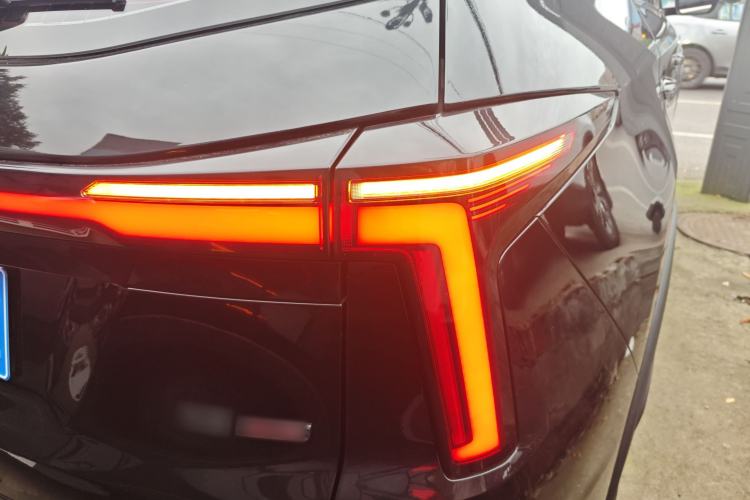 Used SOL X8 PLUS 2023 1.5 TGDI DCT Smart Home Edition 7-Seater Right Rear Taillight