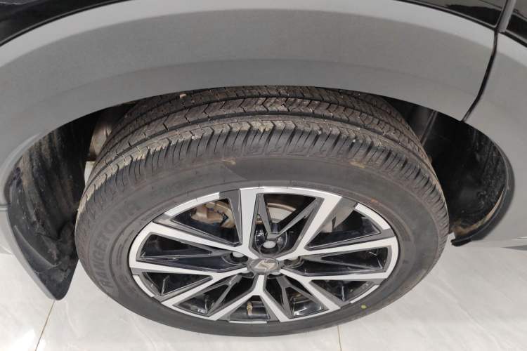 Used SOL X8 PLUS 2023 1.5 TGDI DCT Smart Edition 7-Seater Right Rear Wheel Hub