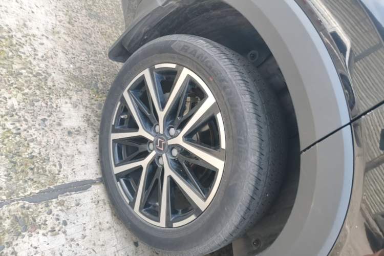 Used SOL X8 PLUS 2023 1.5 TGDI DCT Smart Edition 7-Seater Right Rear Wheel Hub