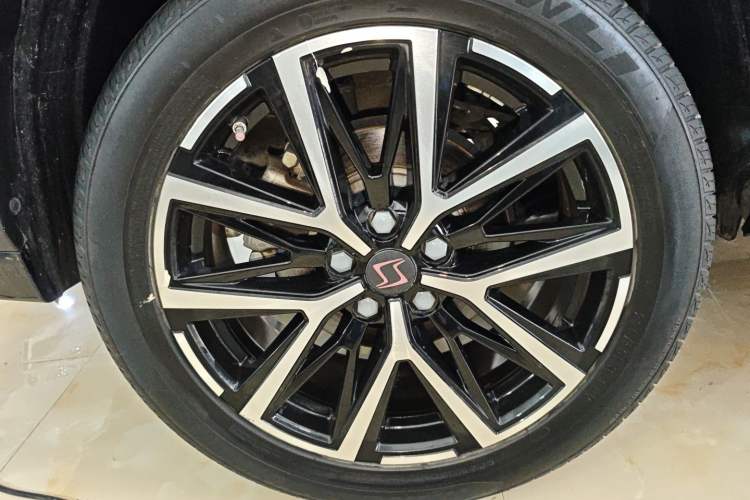 Used SOL X8 PLUS 2023 1.5 TGDI DCT Smart Home Edition 7-Seater Right Rear Wheel Hub
