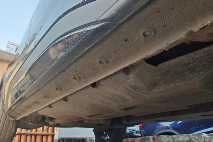 Used SOL X8 PLUS 2023 1.5 TGDI DCT ZhiShang Edition 7-Seater Right Side Sill