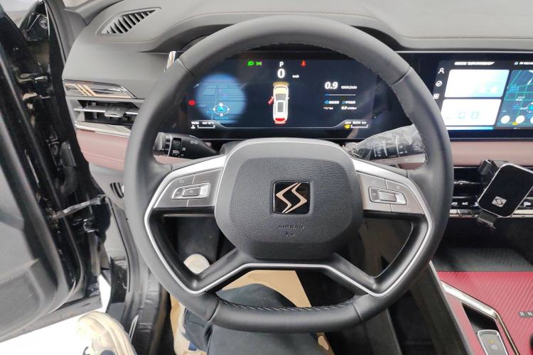 Used SOL X8 PLUS 2023 1.5 TGDI DCT Smart Edition 7-Seater Steering Wheel