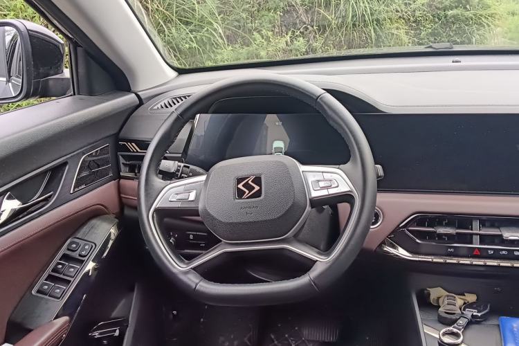 Used SOL X8 PLUS 2023 1.5 TGDI DCT Smart Edition 7-Seater Steering Wheel
