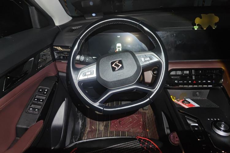 Used SOL X8 PLUS 2023 1.5 TGDI DCT Smart Edition 7-Seater Steering Wheel