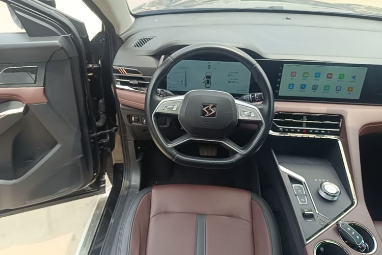 Used SOL X8 PLUS 2023 1.5 TGDI DCT Smart Home Edition 7-Seater Steering Wheel
