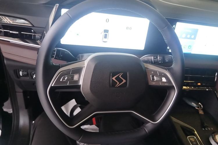 Used SOL X8 PLUS 2023 1.5 TGDI DCT Smart Edition 7-Seater Steering Wheel