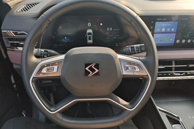 Used SOL X8 PLUS 2023 1.5 TGDI DCT ZhiShang Edition 7-Seater Steering Wheel
