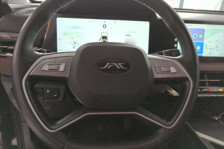 Used SOL X8 PLUS 2023 1.5 TGDI DCT Smart Edition 7-Seater Steering Wheel