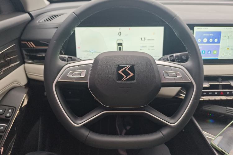 Used SOL X8 PLUS 2023 1.5 TGDI DCT Smart Home Edition 7-Seater Steering Wheel
