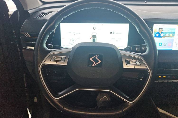 Used SOL X8 PLUS 2023 1.5 TGDI DCT Smart Home Edition 7-Seater Steering Wheel