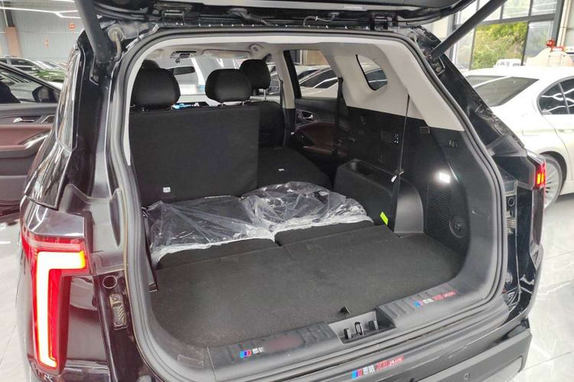 Used SOL X8 PLUS 2023 1.5 TGDI DCT Smart Edition 7-Seater Trunk