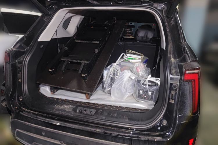 Used SOL X8 PLUS 2023 1.5 TGDI DCT Smart Edition 7-Seater Trunk