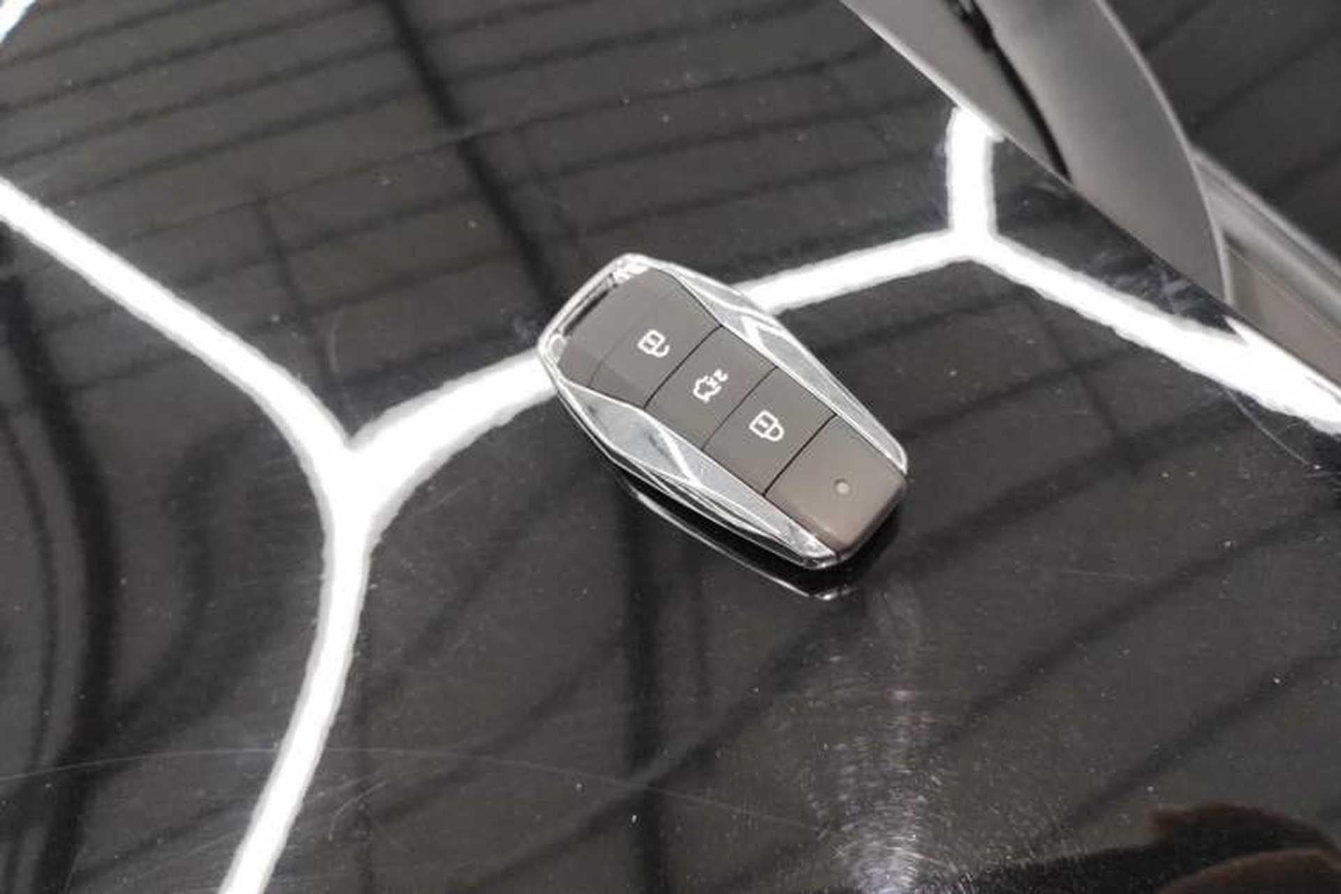 Used SOL X8 PLUS 2023 1.5 TGDI DCT Smart Edition 7-Seater Vehicle Key