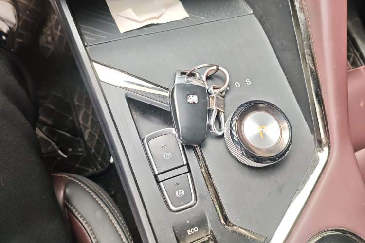Used SOL X8 PLUS 2023 1.5 TGDI DCT Smart Edition 7-Seater Vehicle Key