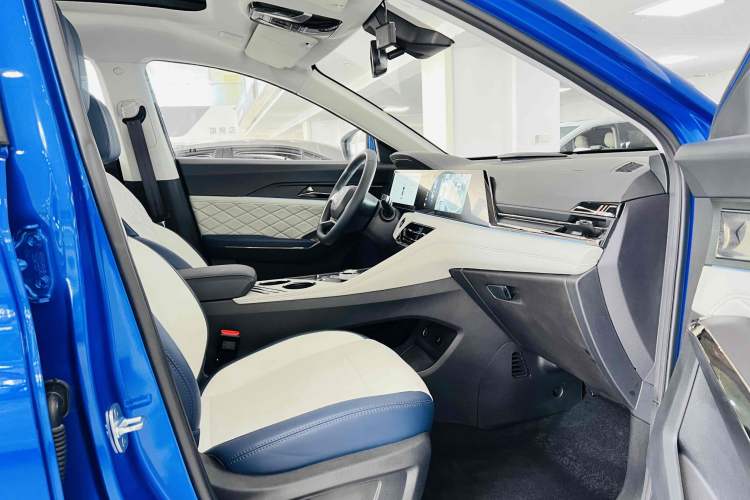 Used SOL X8 PLUS 2023 1.5 TGDI DCT ZhiShang Edition 6 Seats Right Front Seat