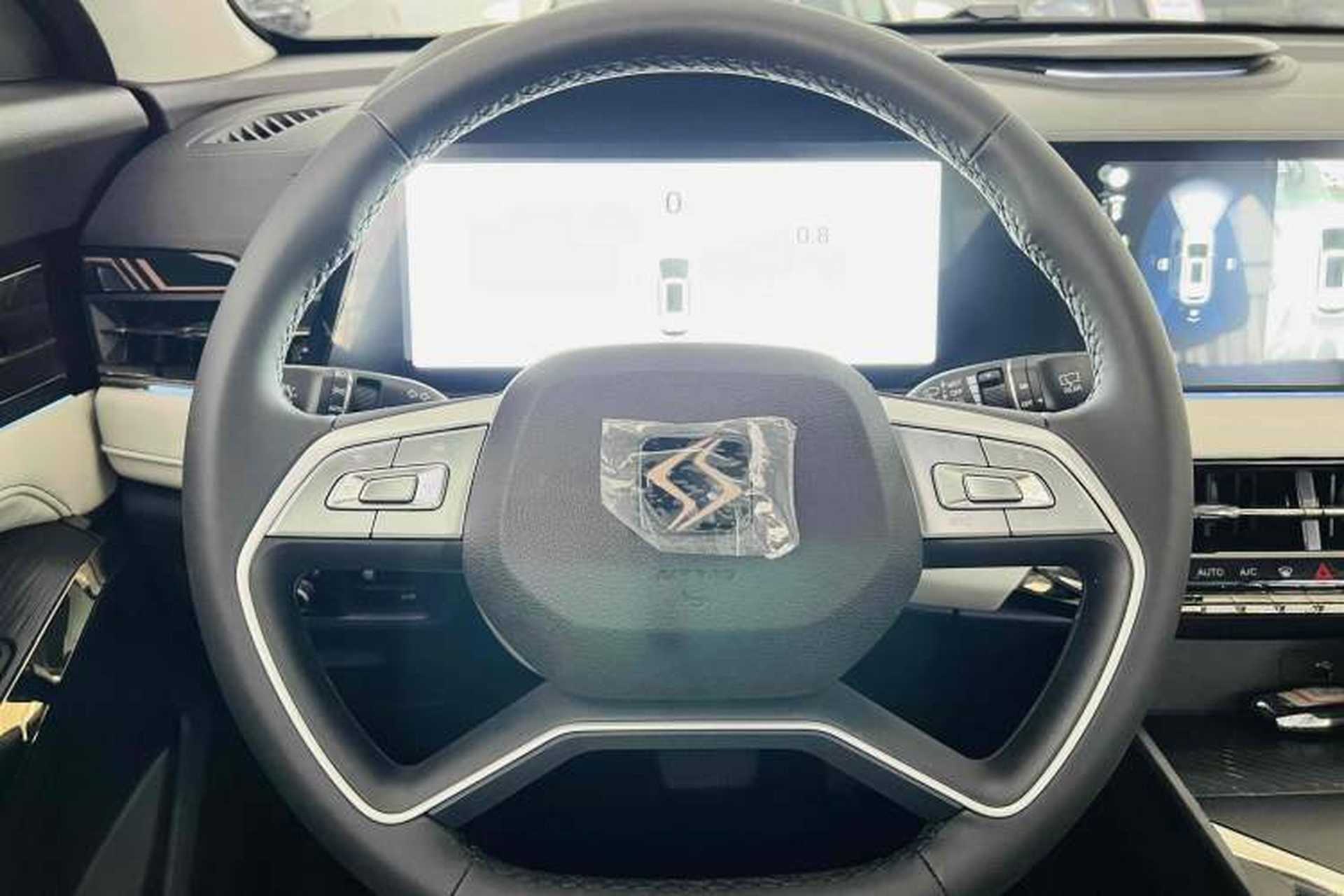 Used SOL X8 PLUS 2023 1.5 TGDI DCT ZhiShang Edition 6 Seats Steering Wheel