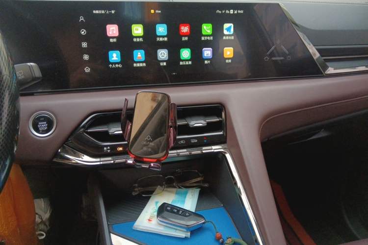Used SOL X8 PLUS 2023 1.5 TGDI DCT Smart Home Edition 7-Seater Audio And AC Panel