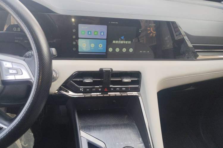 Used SOL X8 PLUS 2023 1.5 TGDI DCT Smart Home Edition 6-Seater Audio And AC Panel