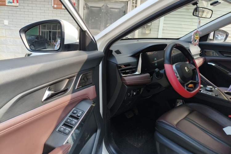 Used SOL X8 PLUS 2023 1.5 TGDI DCT Smart Edition 7-Seater Driver Seat