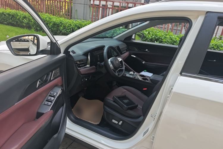 Used SOL X8 PLUS 2023 1.5 TGDI DCT Smart Edition 7-Seater Driver Seat