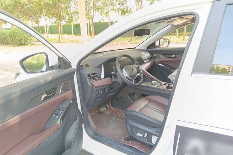 Used SOL X8 PLUS 2023 1.5 TGDI DCT Smart Edition 6-Seater Driver Seat