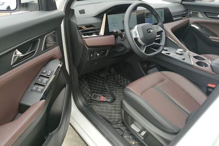 Used SOL X8 PLUS 2023 1.5 TGDI DCT ZhiJia Edition 5 Seats Driver Seat