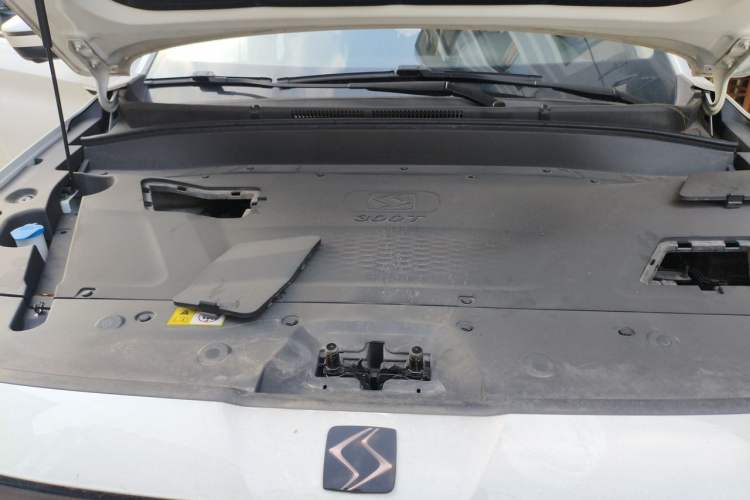 Used SOL X8 PLUS 2023 1.5 TGDI DCT Smart Edition 7-Seater Engine Bay
