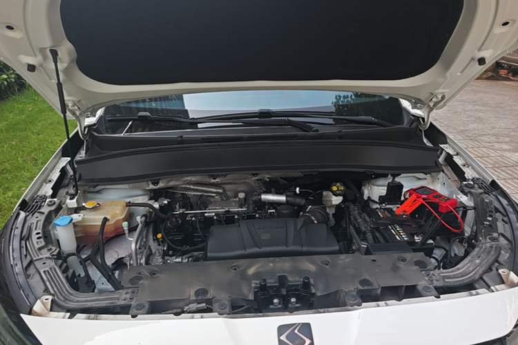 Used SOL X8 PLUS 2023 1.5 TGDI DCT Smart Edition 7-Seater Engine Bay