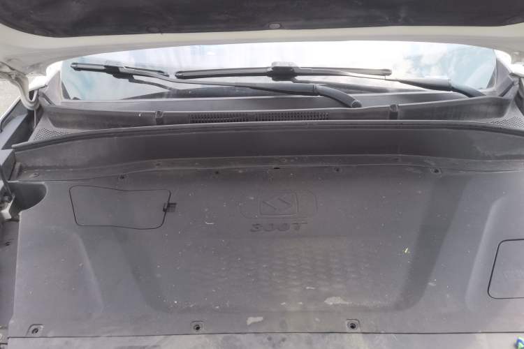 Used SOL X8 PLUS 2023 1.5 TGDI DCT Smart Edition 7-Seater Engine Bay