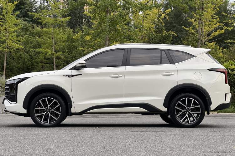 Used SOL X8 PLUS 2023 1.5 TGDI DCT Smart Edition 6-Seater Exterior 6