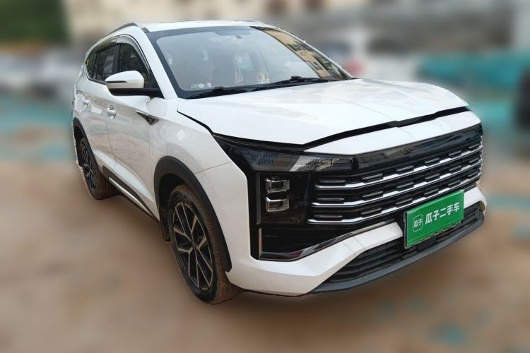 Used SOL X8 PLUS 2023 1.5 TGDI DCT Smart Home Edition 7-Seater Front Right 45 Deg