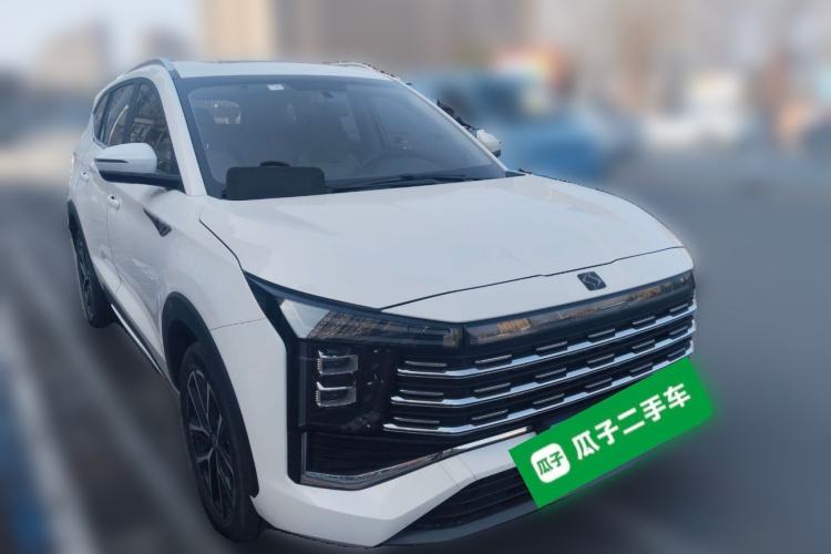 Used SOL X8 PLUS 2023 1.5 TGDI DCT Smart Home Edition 6-Seater Front Right 45 Deg