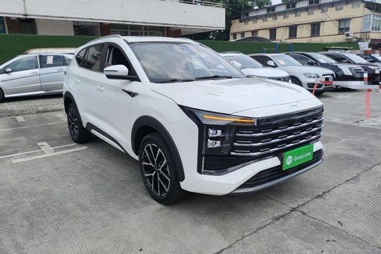 Used SOL X8 PLUS 2023 1.5 TGDI DCT ZhiJia Edition 5 Seats Front Right 45 Deg