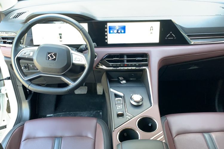 Used SOL X8 PLUS 2023 1.5 TGDI DCT Smart Edition 7-Seater Interior 3