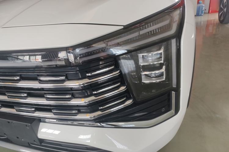 Used SOL X8 PLUS 2023 1.5 TGDI DCT Smart Edition 7-Seater Left Front Headlight