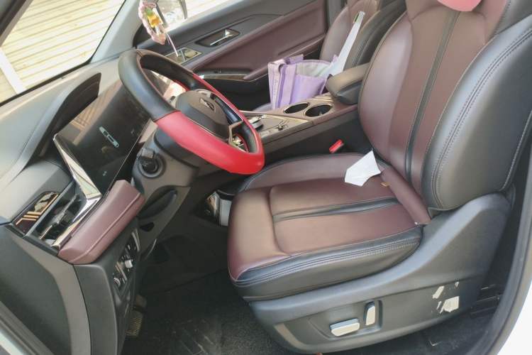 Used SOL X8 PLUS 2023 1.5 TGDI DCT Smart Edition 7-Seater Left Front Seat